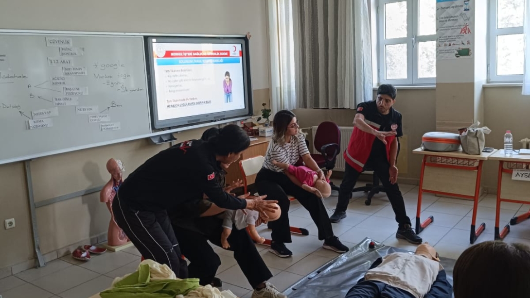 İLKYARDIM EĞİTİM MERKEZİNDE EĞİTİMLERİMİZ DEVAM EDİYOR